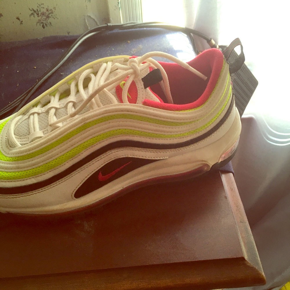 Nike air max’s 97 size nine...worn once
